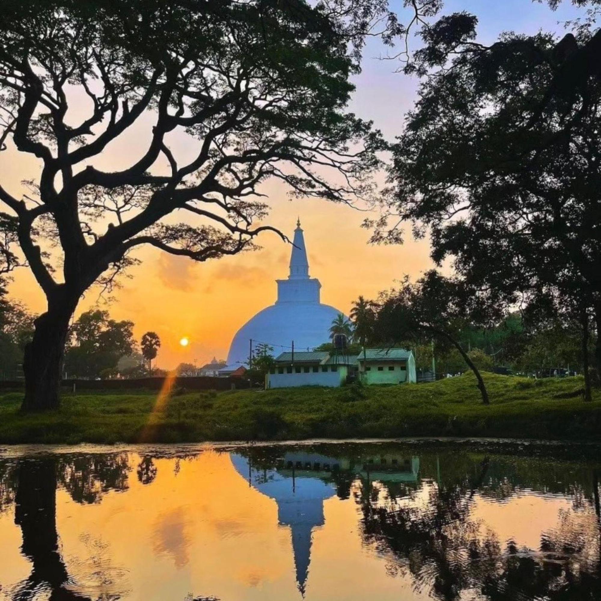 The Ivy Lake Anuradhapura Buitenkant foto