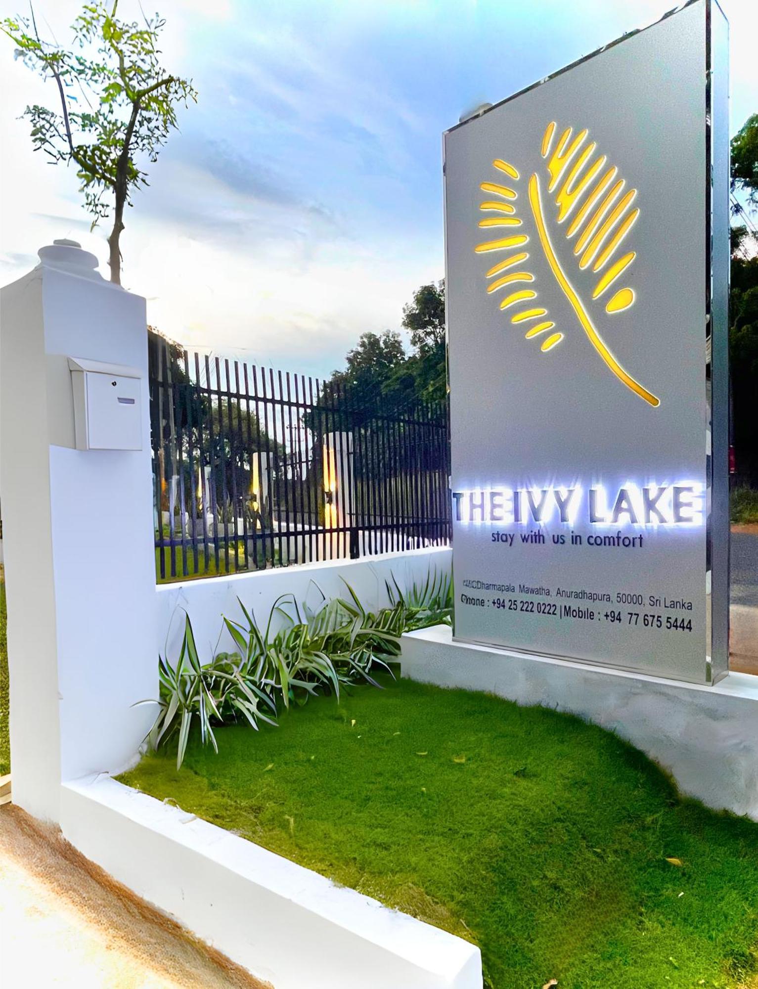 The Ivy Lake Anuradhapura Buitenkant foto